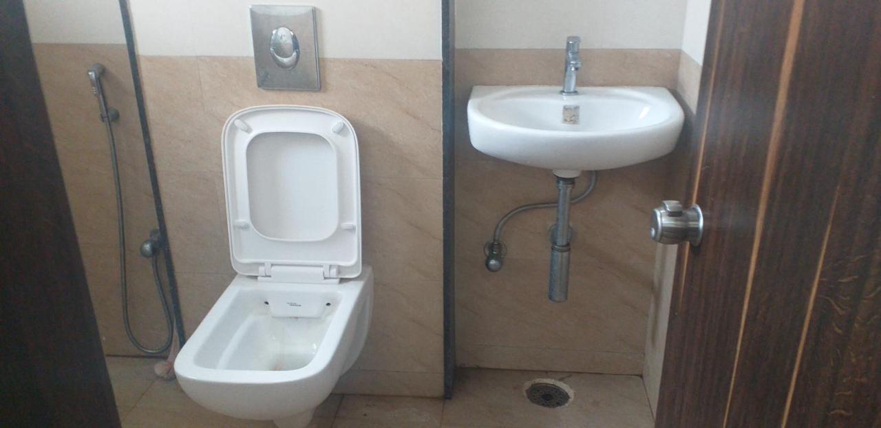Royal Blue Meridian 3* Bangalore