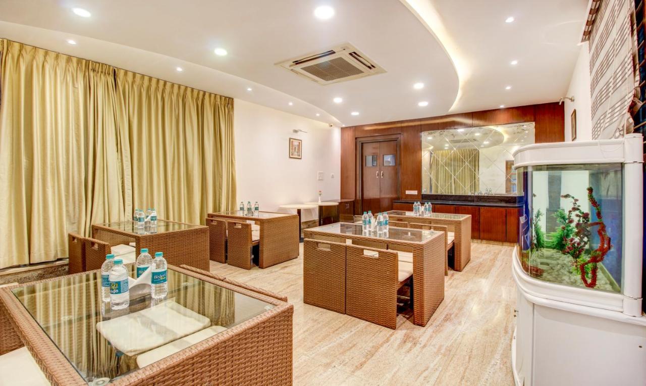 Hotel Treebo The Sai Leela R T Nagar 3*