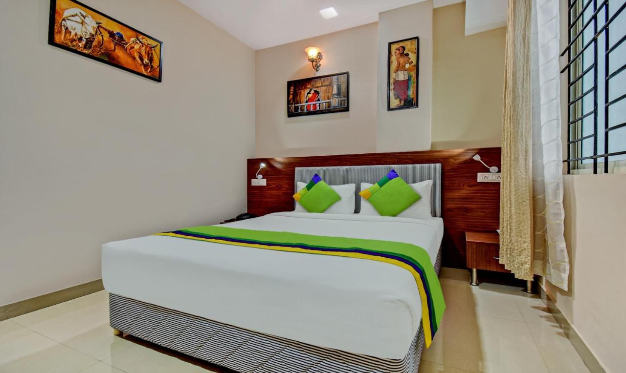 Treebo Trend Apple Tree & Suites