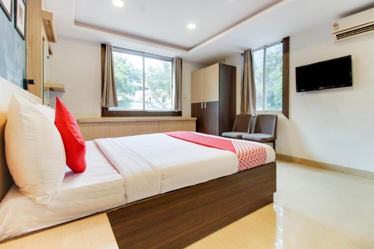 Hotel Vaccinated Staff - Oyo 72492 A K Residency 3*