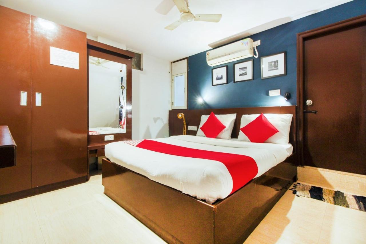 Vaccinated Staff - Oyo 72492 A K Residency 3* Bangalore