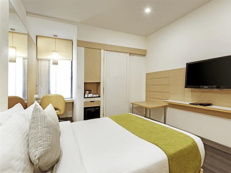 Sarovar Portico Outer Ring Road Hotel 4*