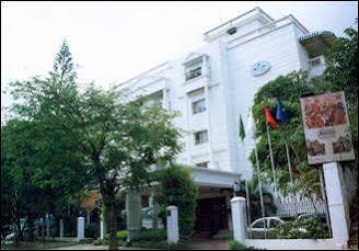 Hotel Nalapad's International