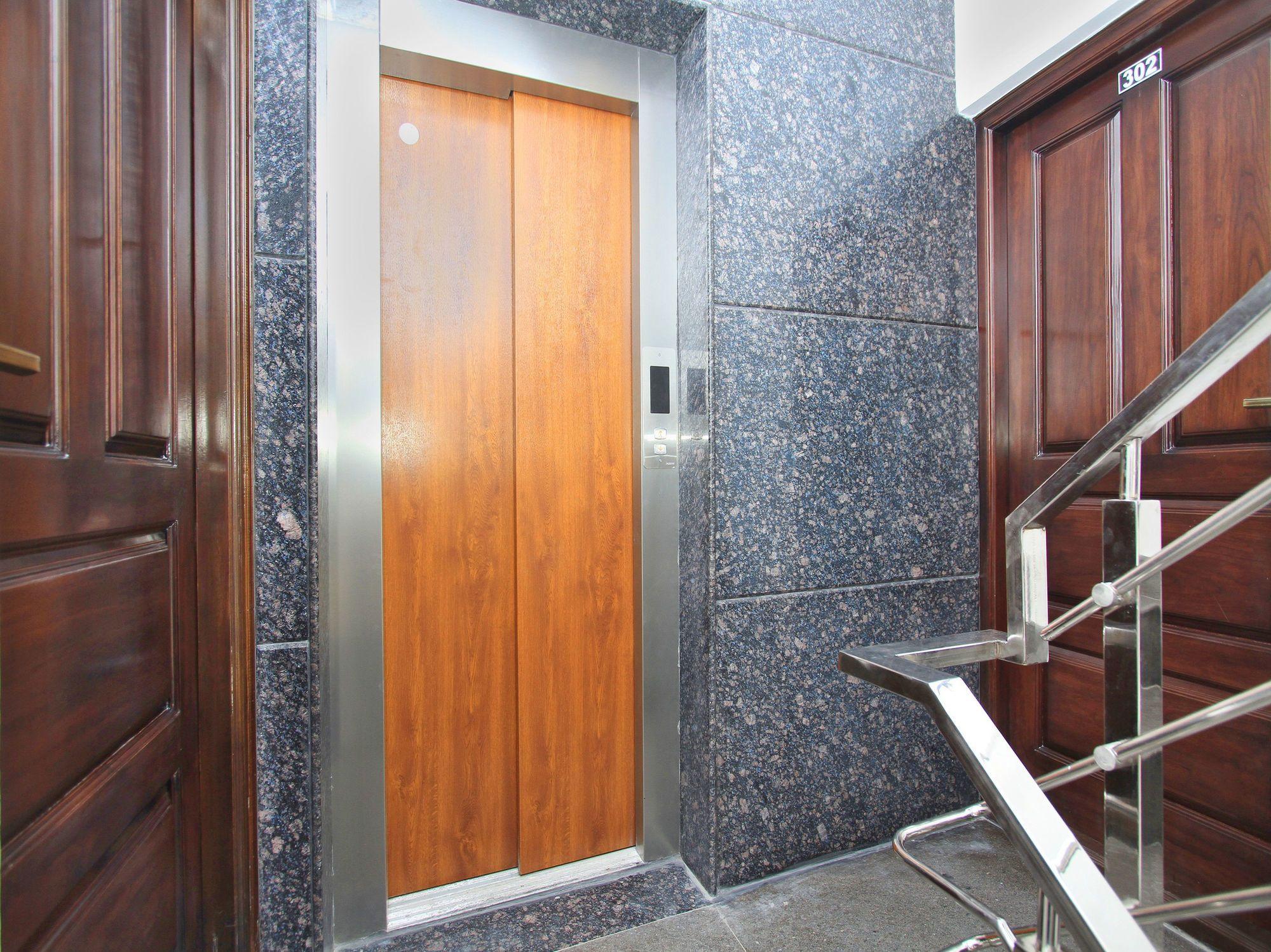 Oyo 12033 Royal Hotel 3*
