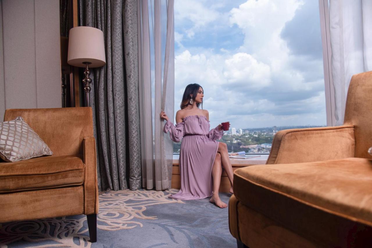 Shangri-la Hotel 5*