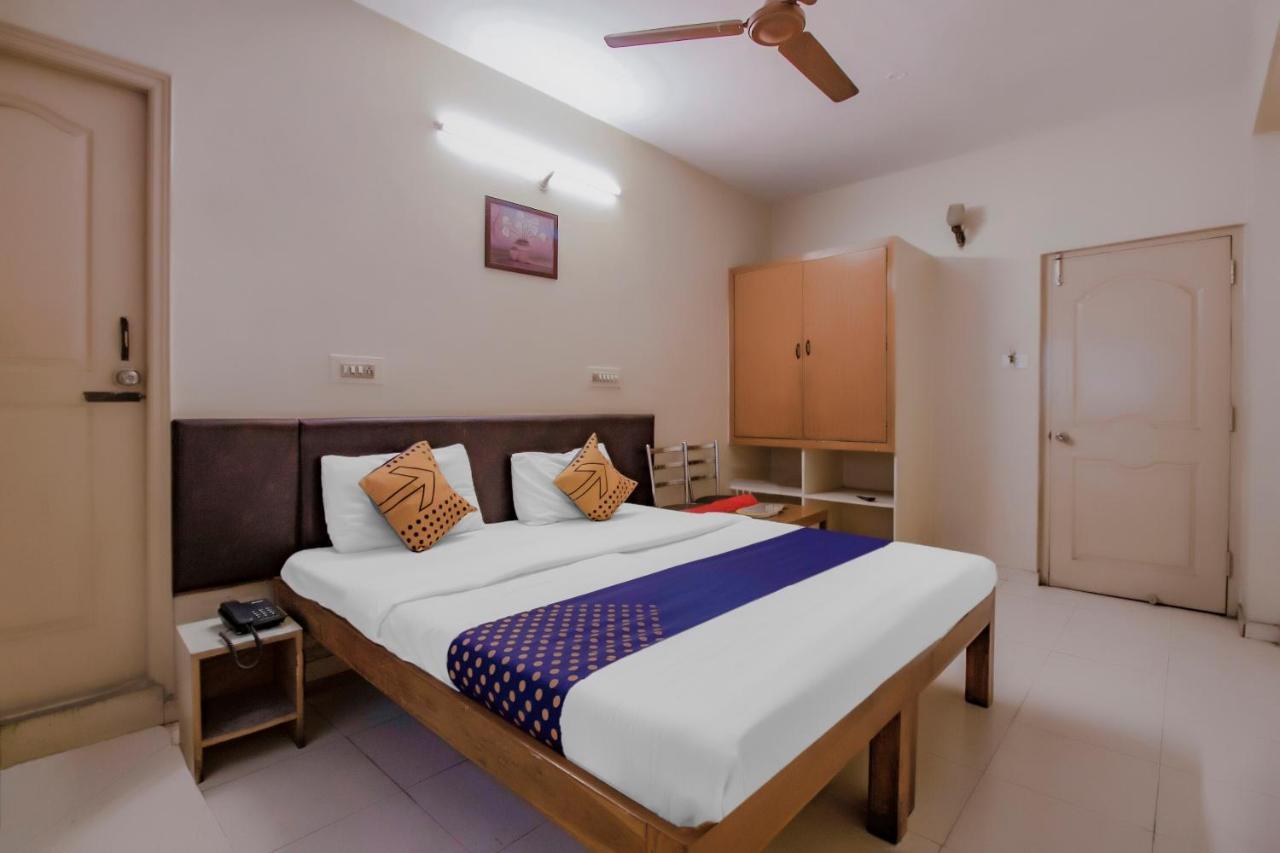 Hotel Spot On 76312 Sri Balaji Comforts 2*