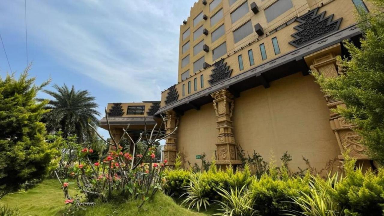 Sterlings Mac Hotel