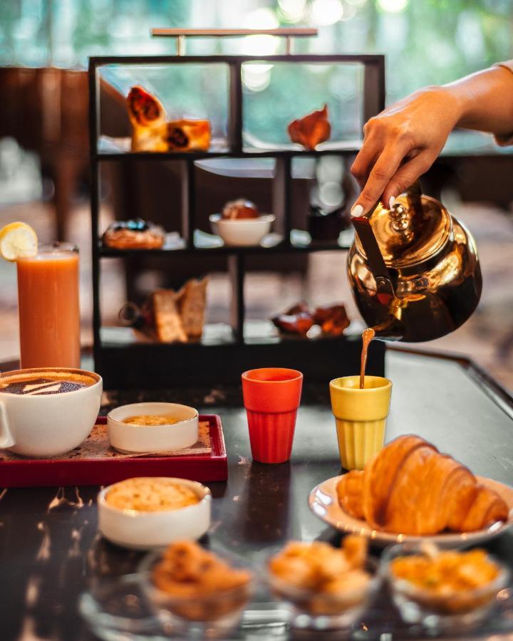 Shangri-la Hotel 5*