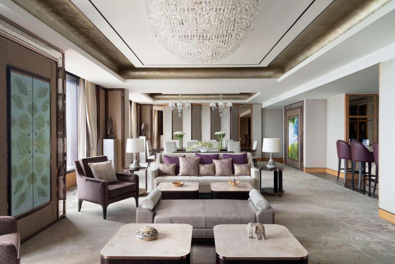 Shangri-la Hotel