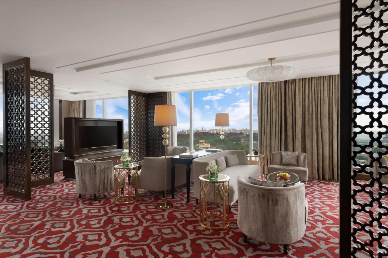 Shangri-la Hotel