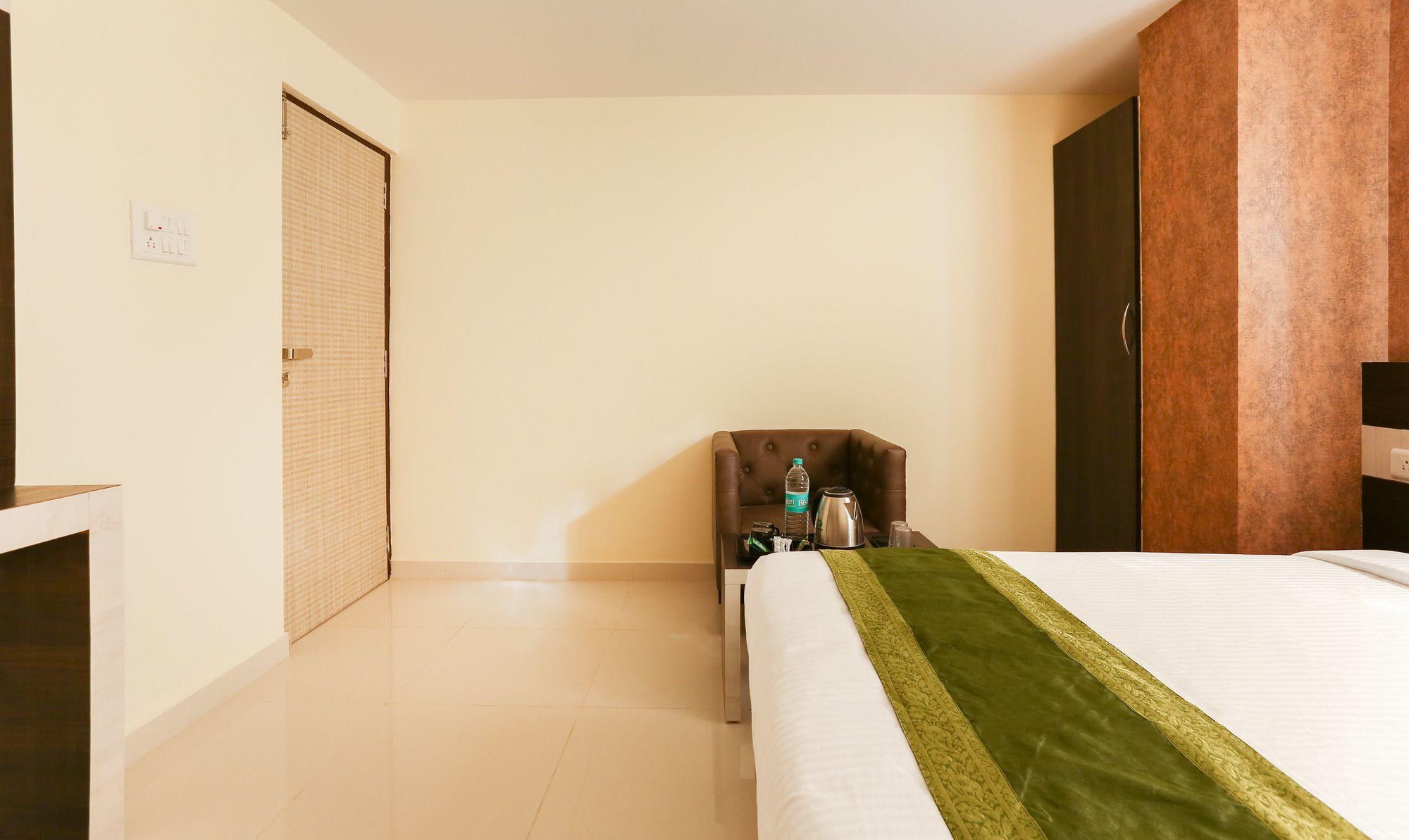 Fabhotel Rotano - Yelahanka Hotel
