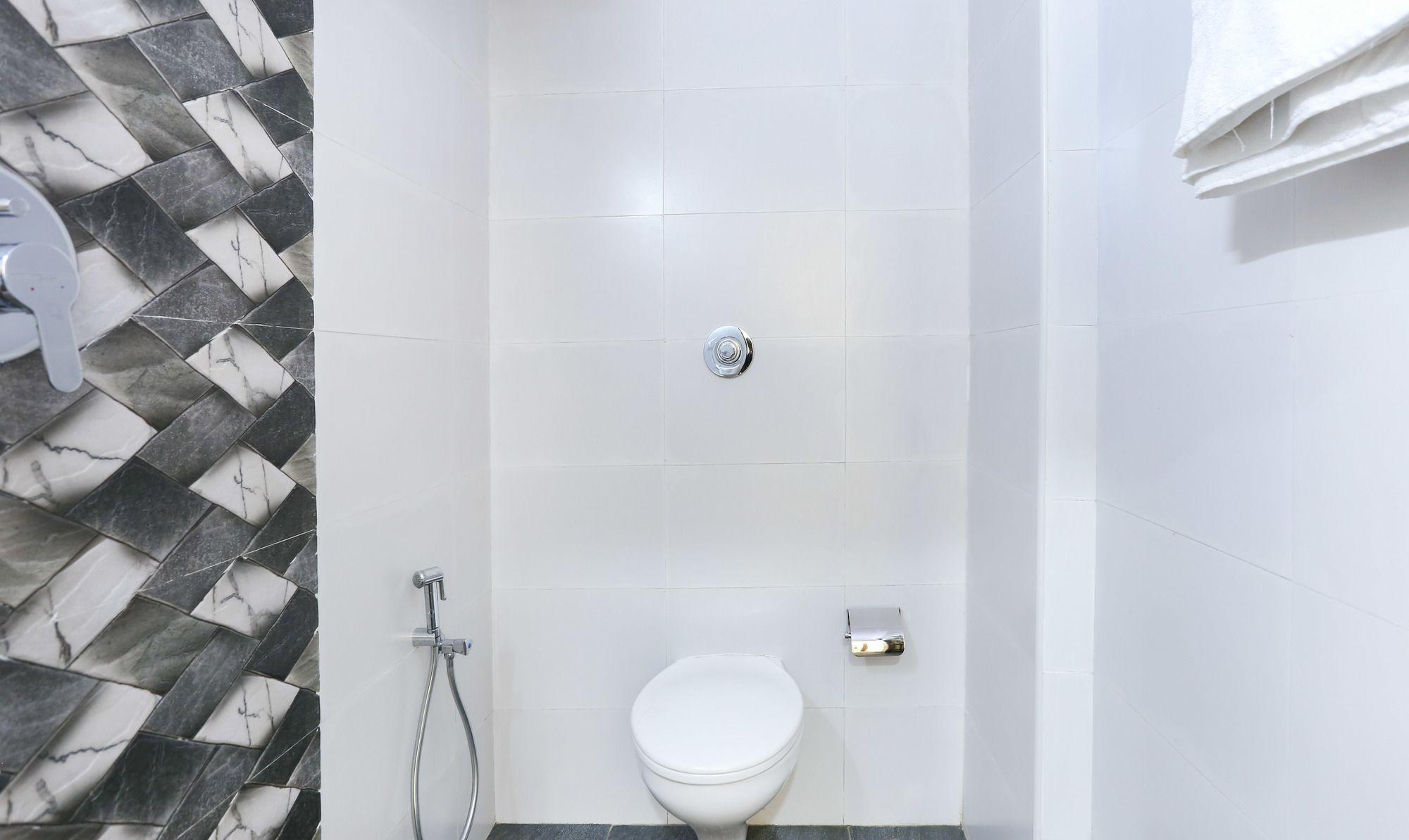 Fabhotel Rotano - Yelahanka Hotel Bangalore