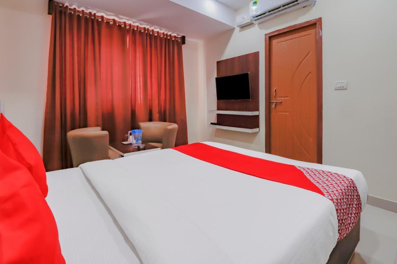 Hotel Oyo Flagship 80044 Royal Wood Deluxe Bangalore