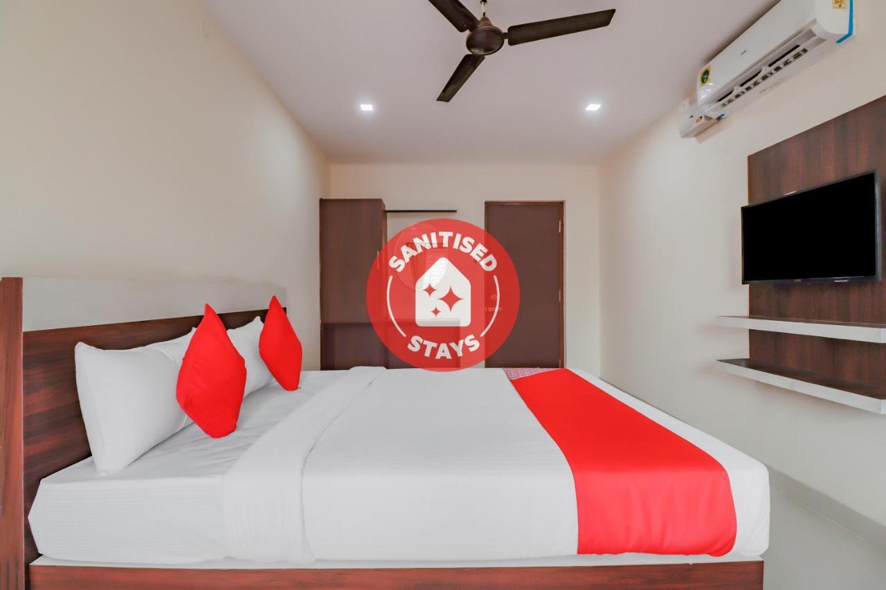 Oyo Flagship 80044 Royal Wood Deluxe 3* Bangalore