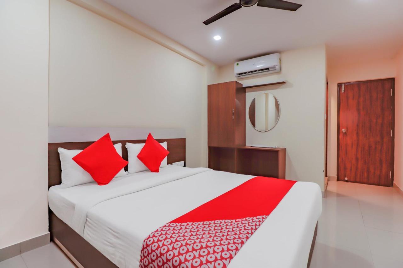 Hotel Oyo Flagship 80044 Royal Wood Deluxe Bangalore