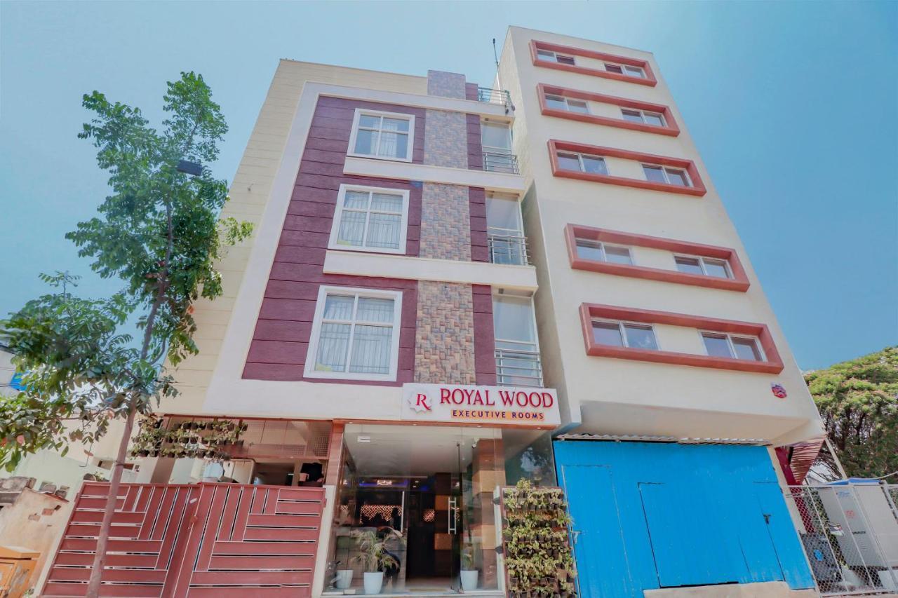 Hotel Oyo Flagship 80044 Royal Wood Deluxe Bangalore