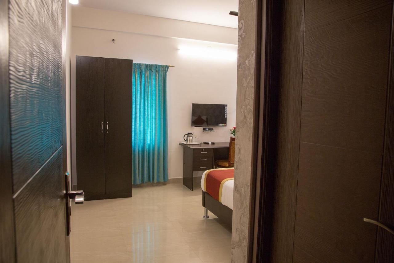 Oyo 8737 King Suites 3* Bangalore