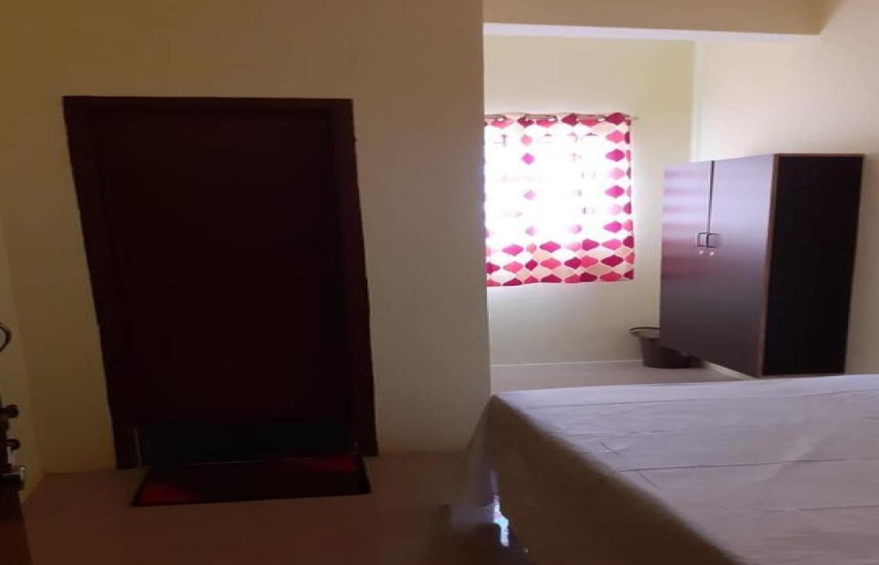 S.s.l.n Comforts Capsule hotel 2*