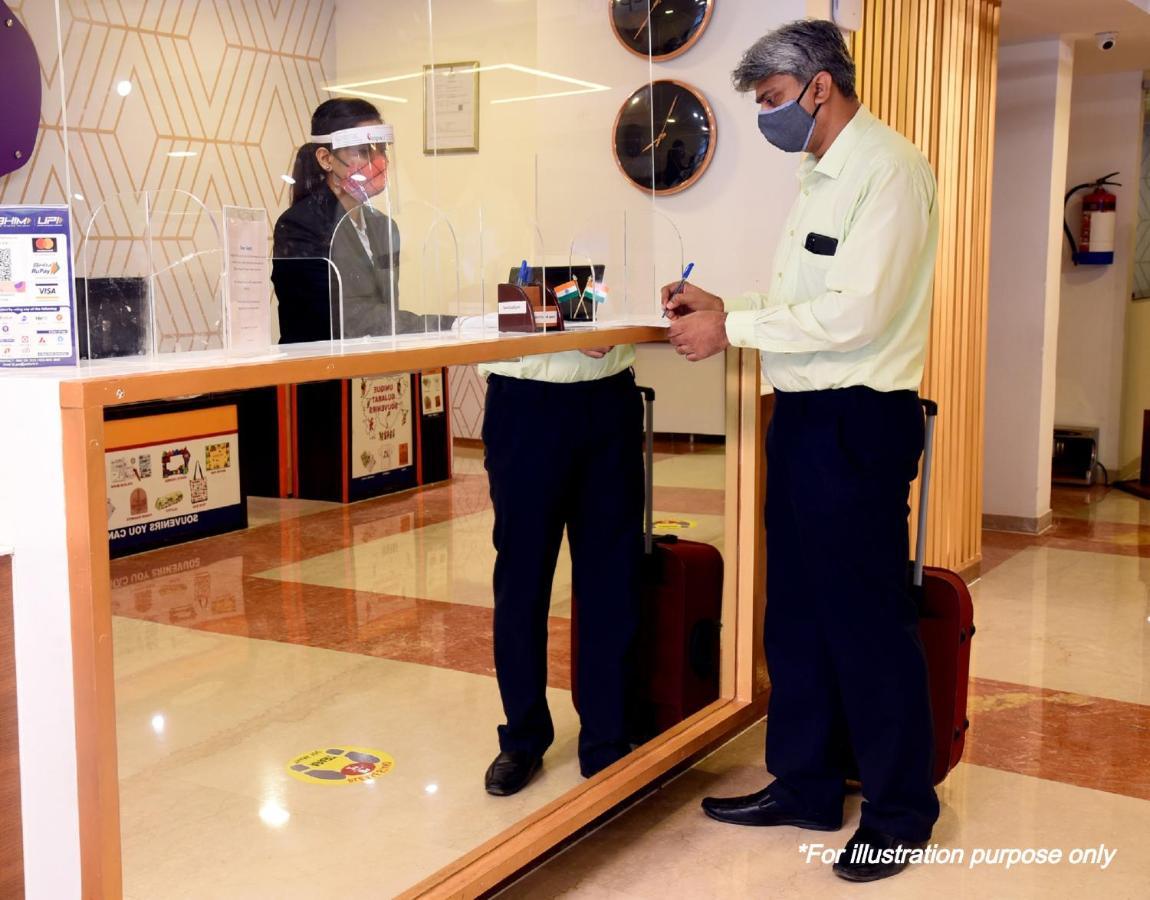Hotel Vaccinated Staff - Collection O 13595 Vt Residency