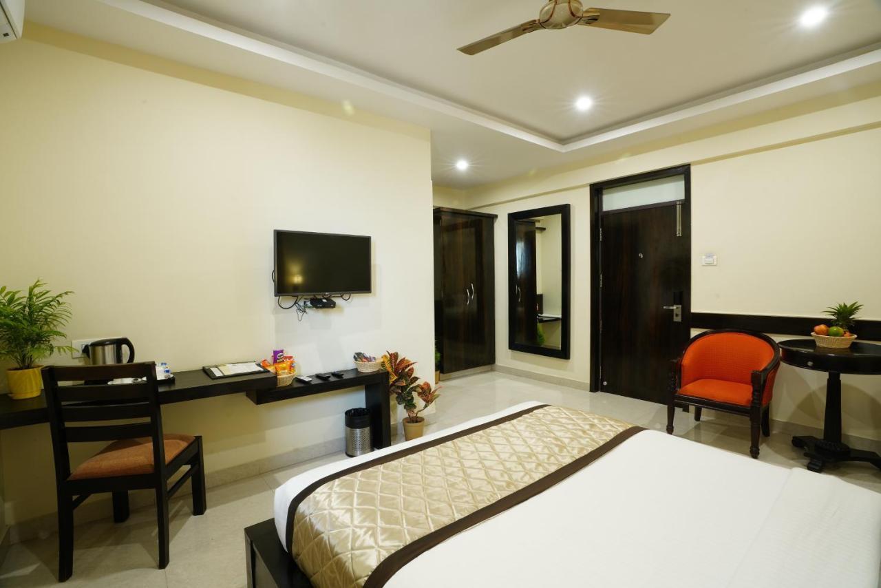Silicon Hotel