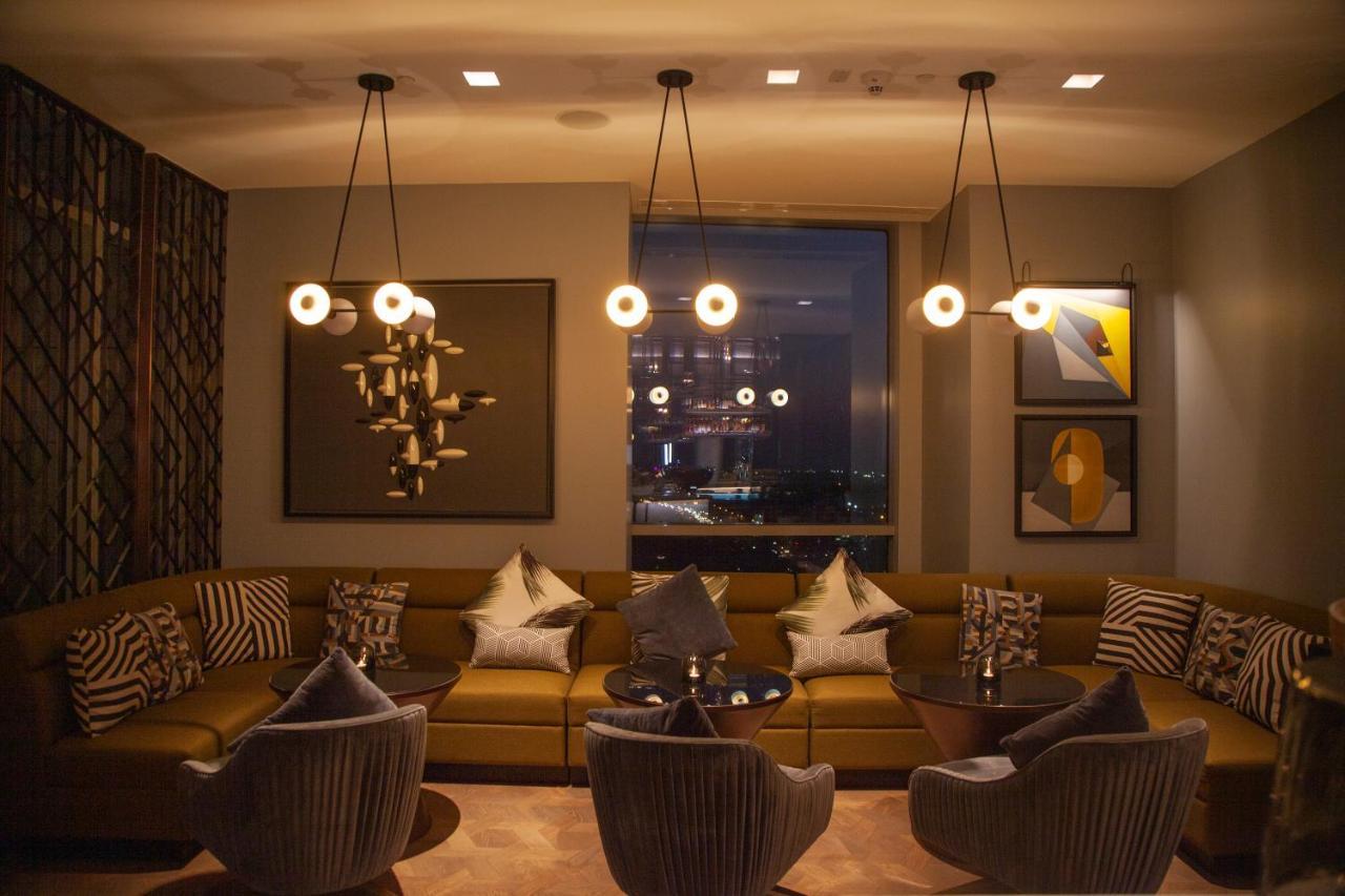 Four Seasons At Embassy One Hotel Bangalore