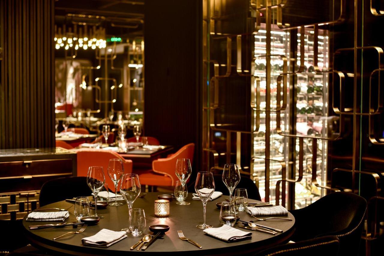 Hotel Four Seasons At Embassy One 5*
