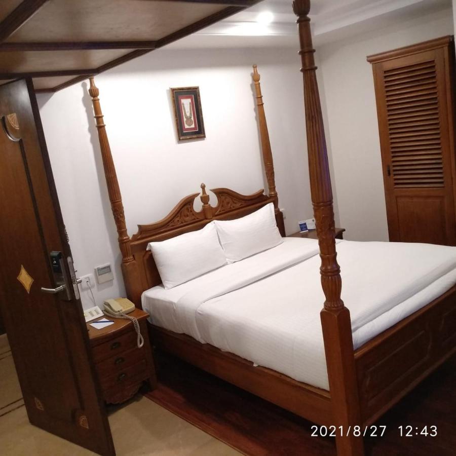 Shravanthi Sarovar Portico Hotel