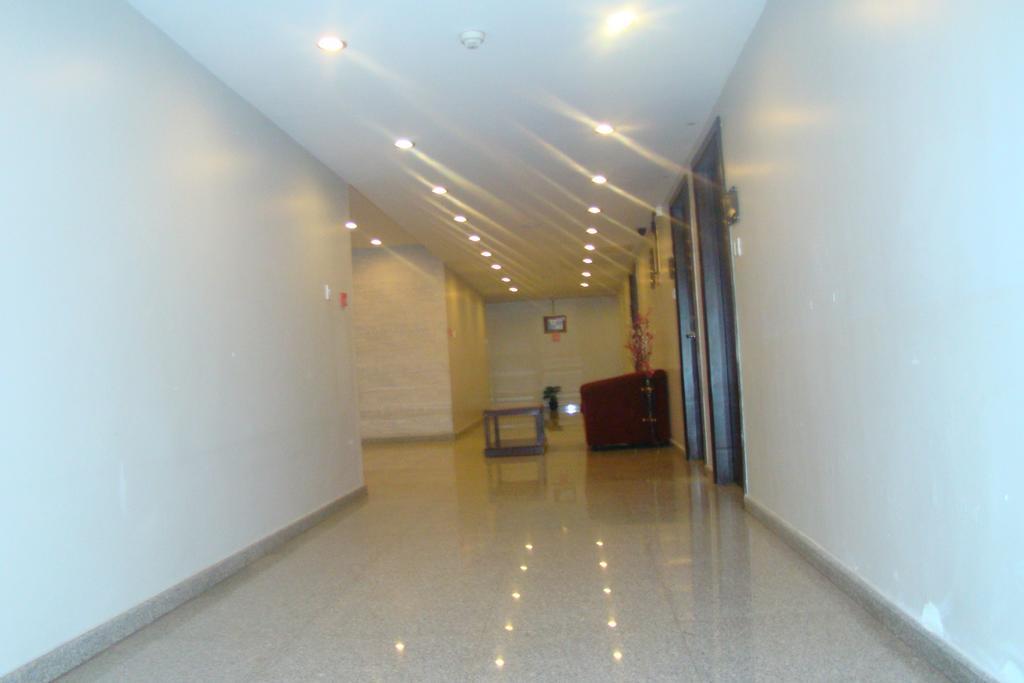 The Curzon Court