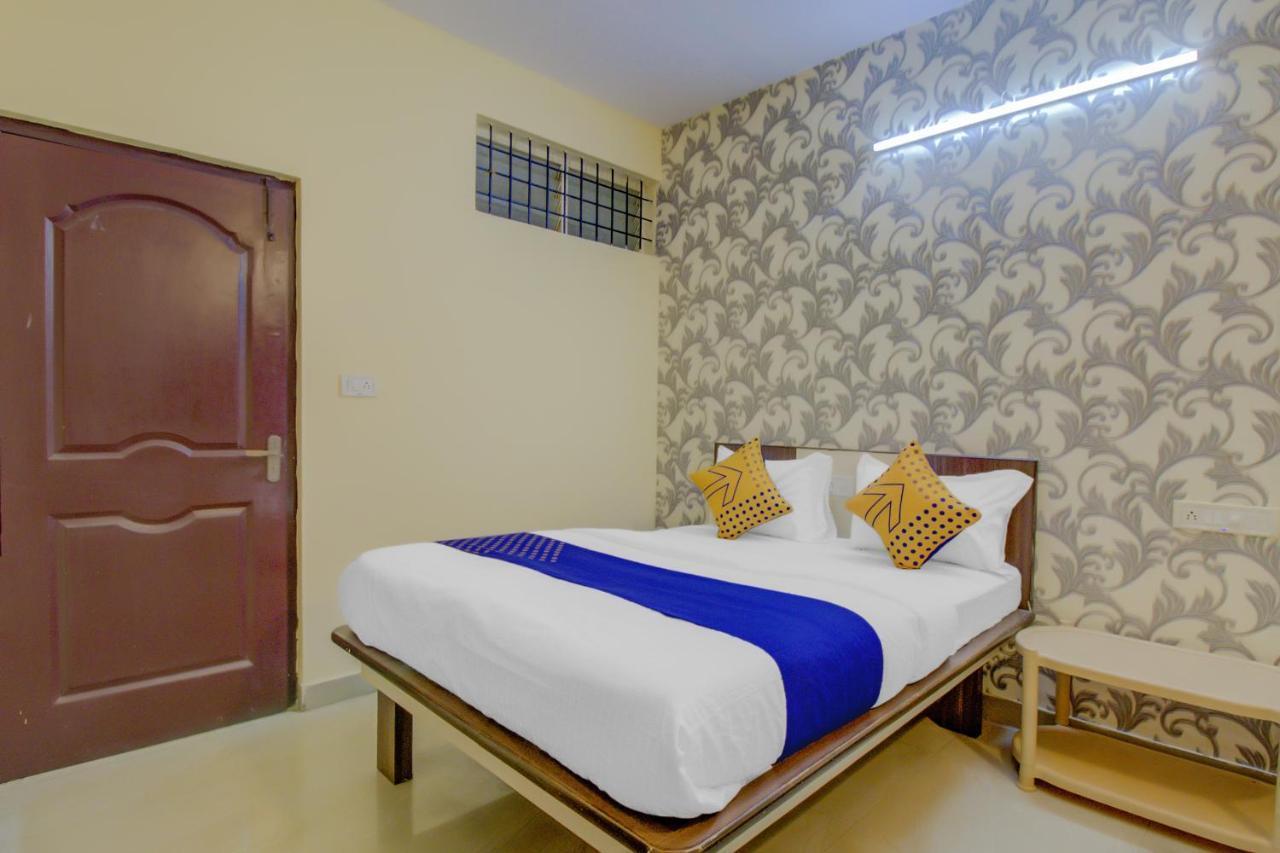 Spot On 78834 Isnas Residency Hotel 2*