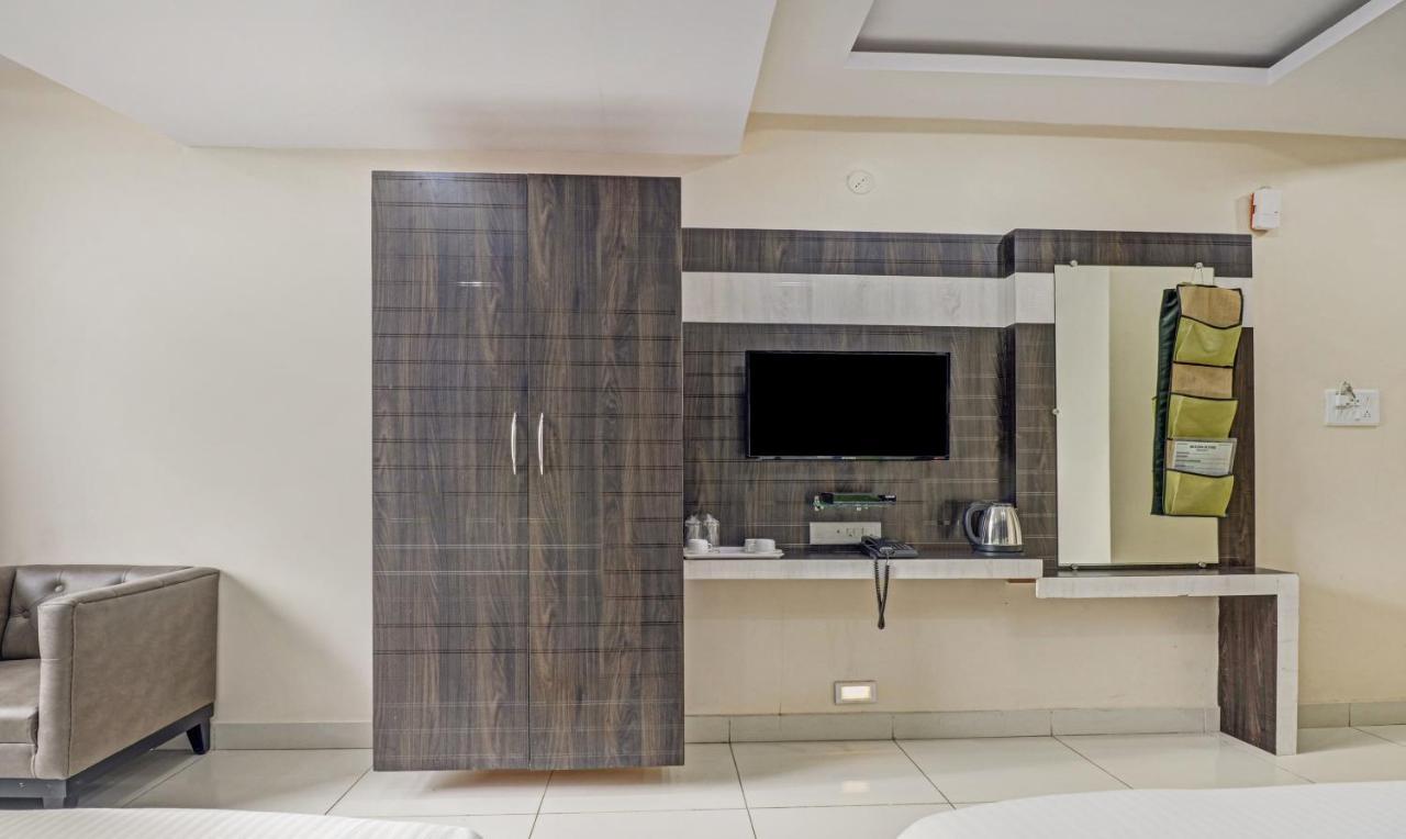 Fabhotel Rotano - Yelahanka Hotel Bangalore