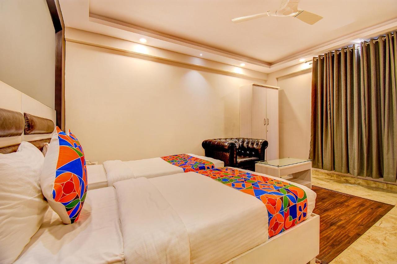 Fabhotel Srk Platinum - Nr Forum Mall Hotel