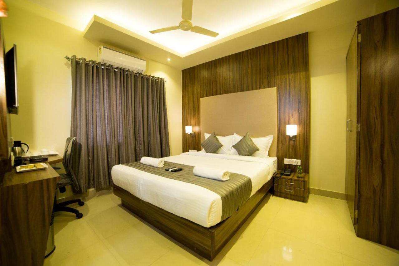 Hotel Plaza Heights 3*