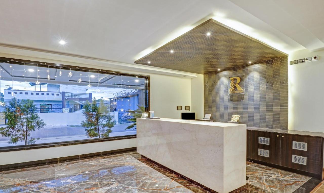 Hotel Treebo Premium Raj Vista Global Village 4*