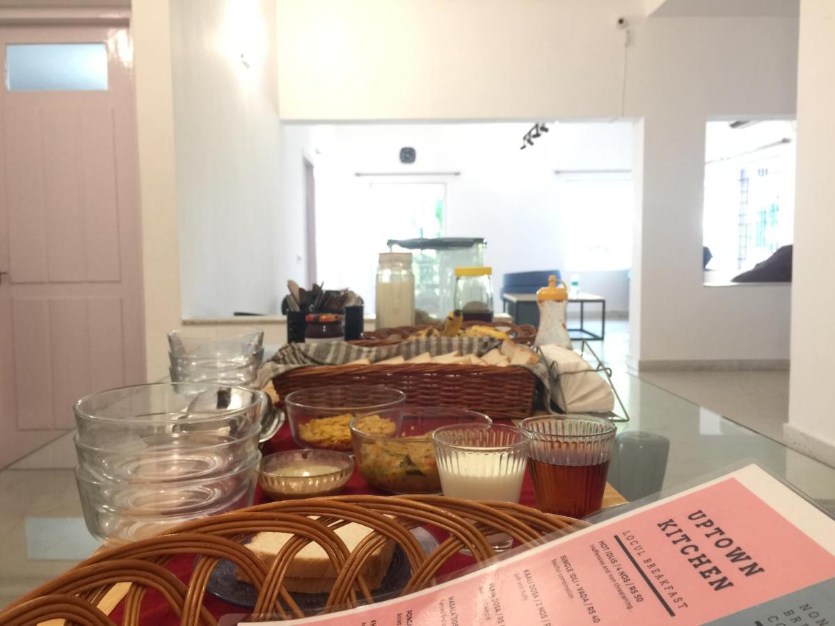 Hostel Locul Uptown - Near Palace Grounds