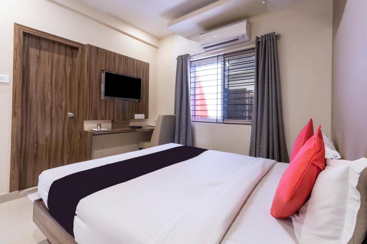 Plaza Heights 3*