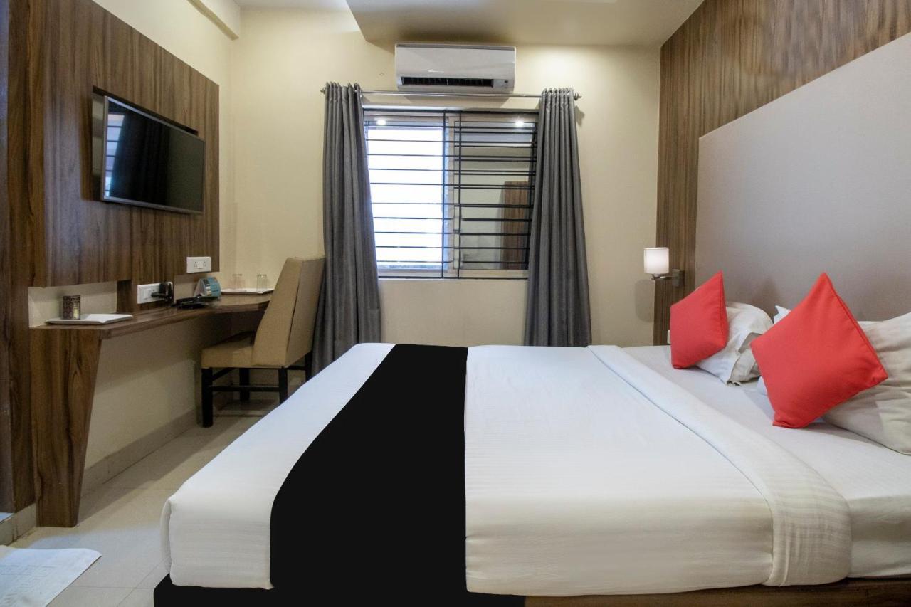 Plaza Heights 3*