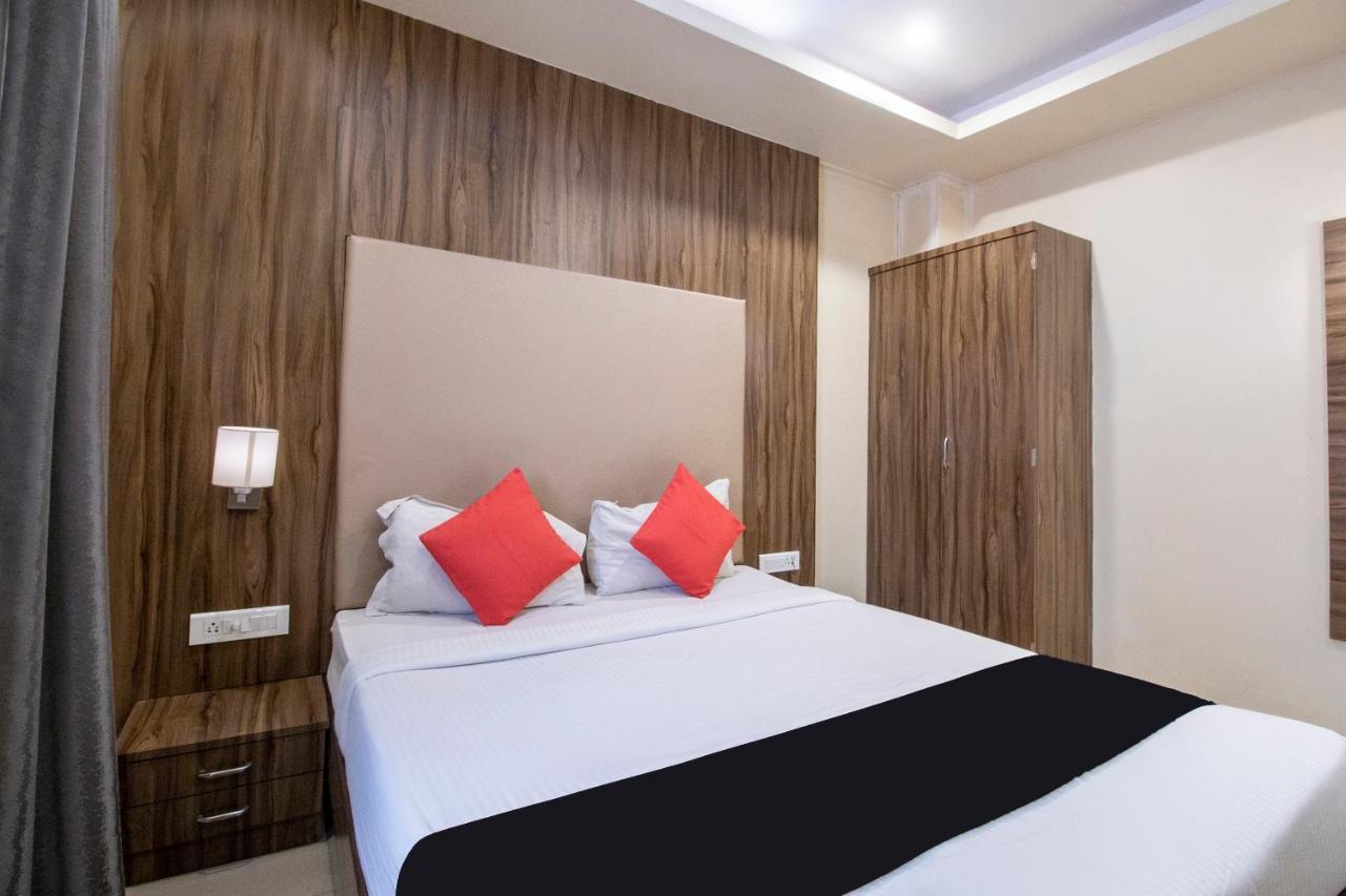 Plaza Heights Hotel 3*