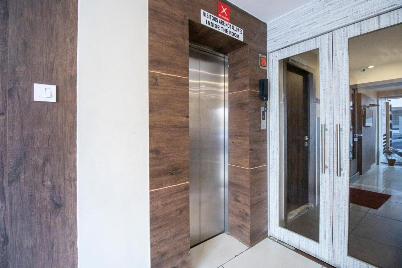 Plaza Heights Hotel 3*