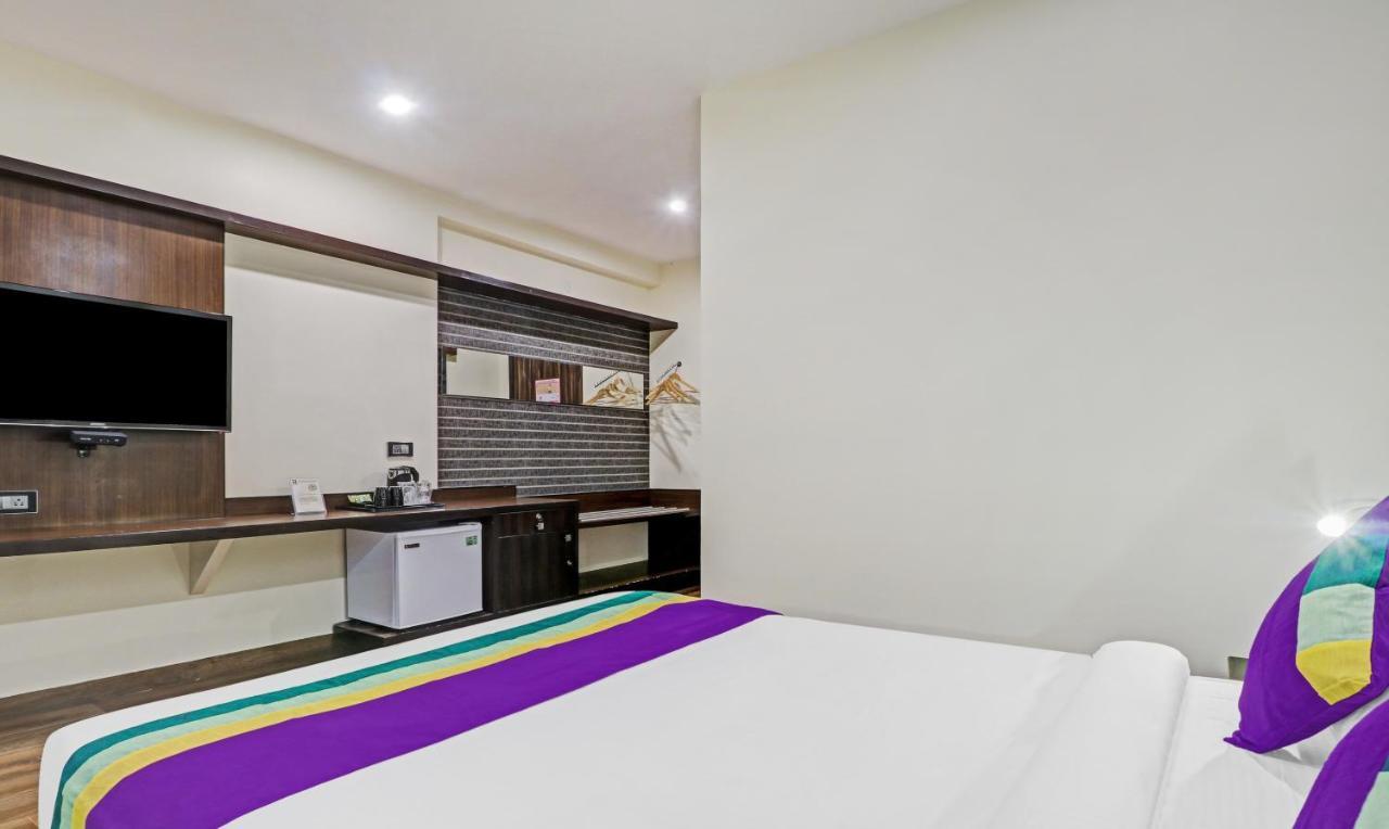 Hotel Treebo Premium Raj Vista Global Village