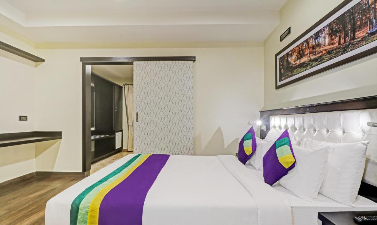Hotel Treebo Premium Raj Vista Global Village Bangalore