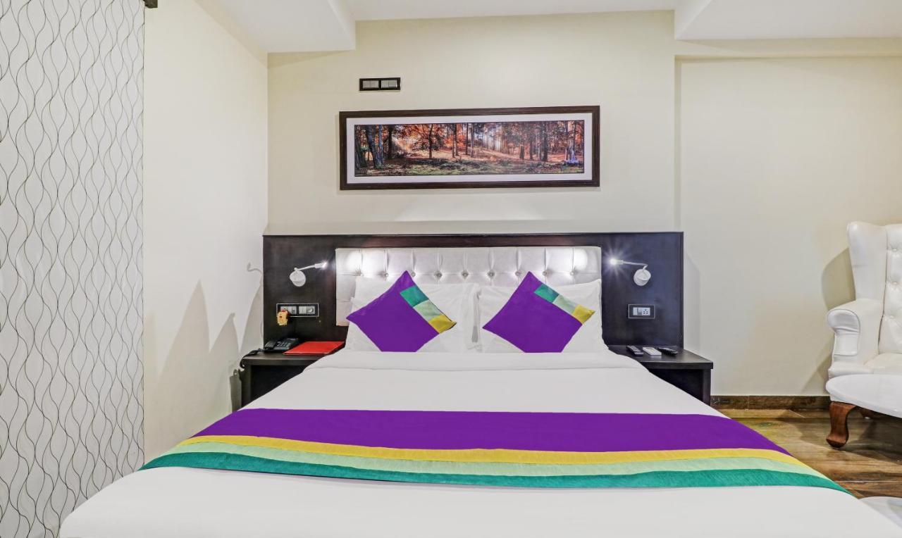 Treebo Premium Raj Vista Global Village Hotel 4*