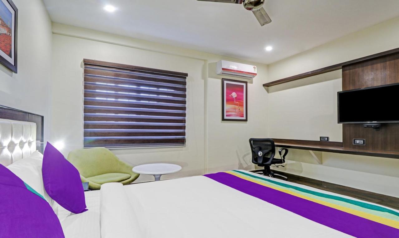 Hotel Treebo Premium Raj Vista Global Village 4*
