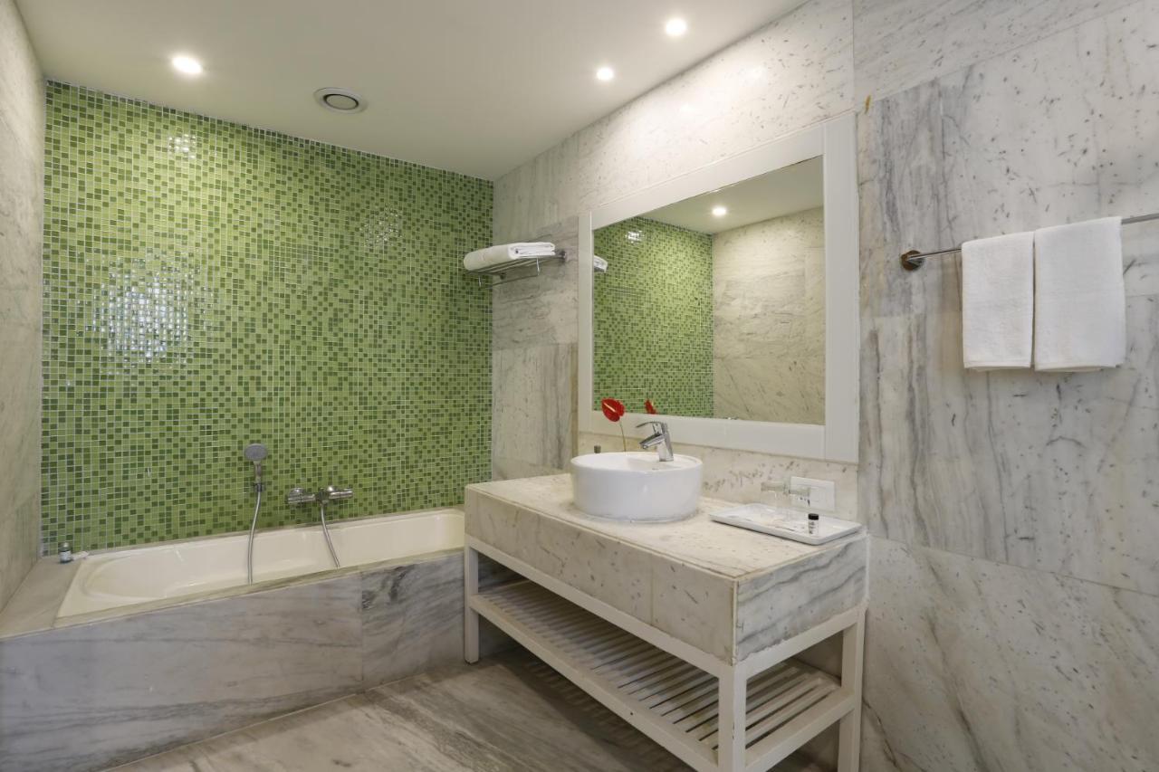 Sarovar Portico Outer Ring Road 4* Bangalore