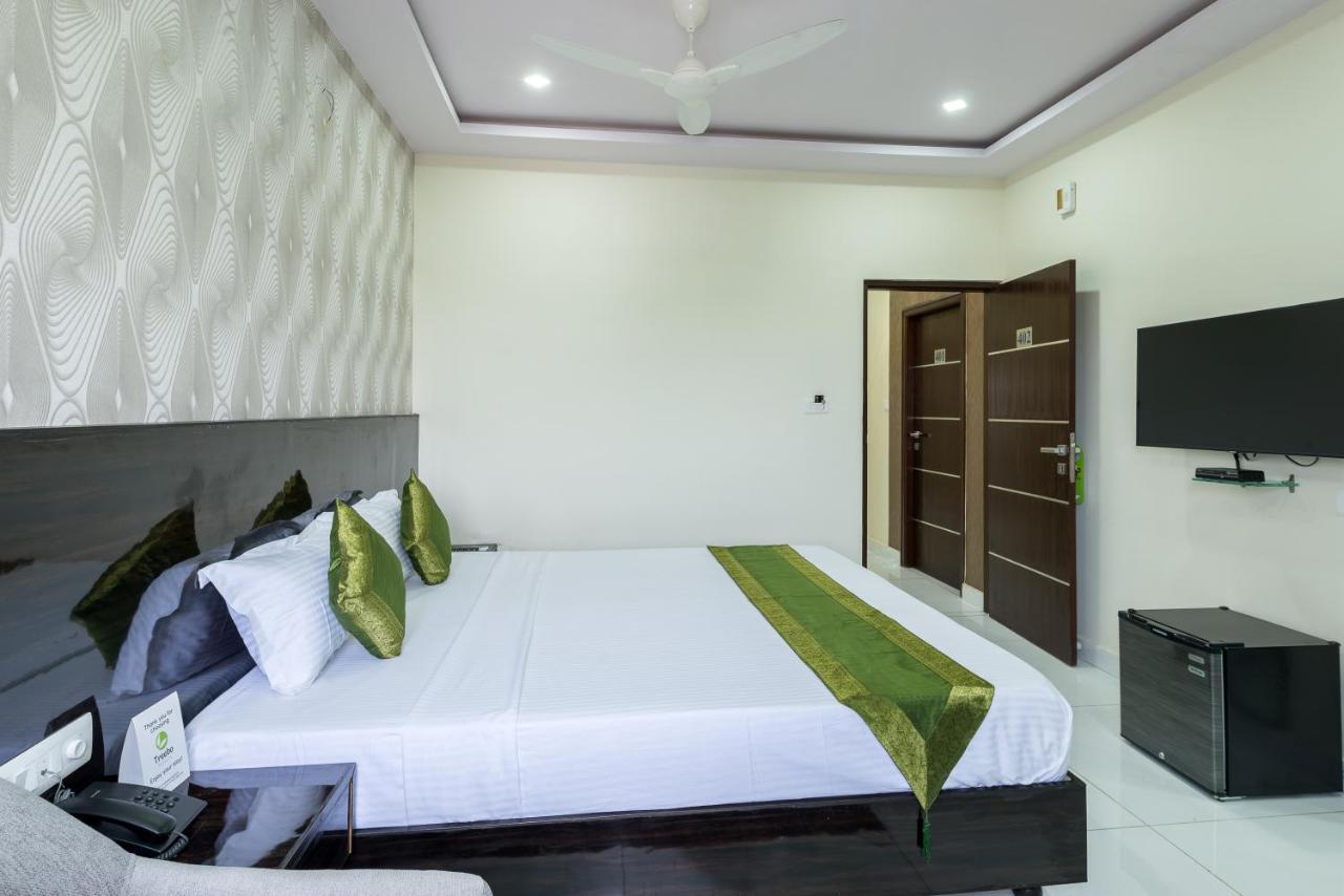 Treebo Greenwood Premier Suites, Old Airport Road 3*