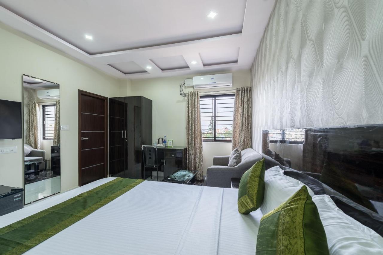 Treebo Greenwood Premier Suites, Old Airport Road Hotel Bangalore