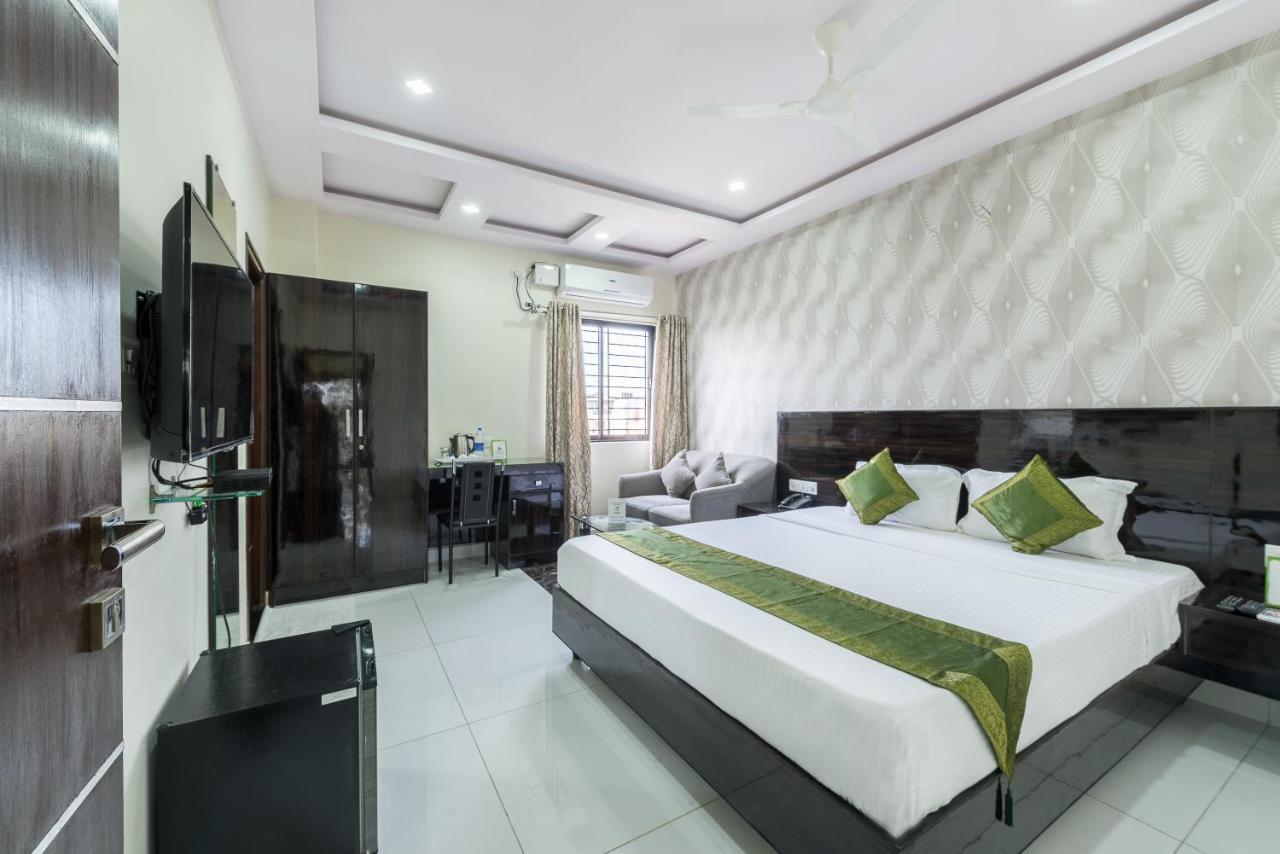 Treebo Greenwood Premier Suites, Old Airport Road 3*