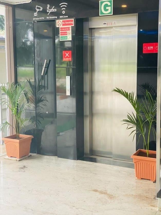 Avi Fortune - Near International Airport Apartment