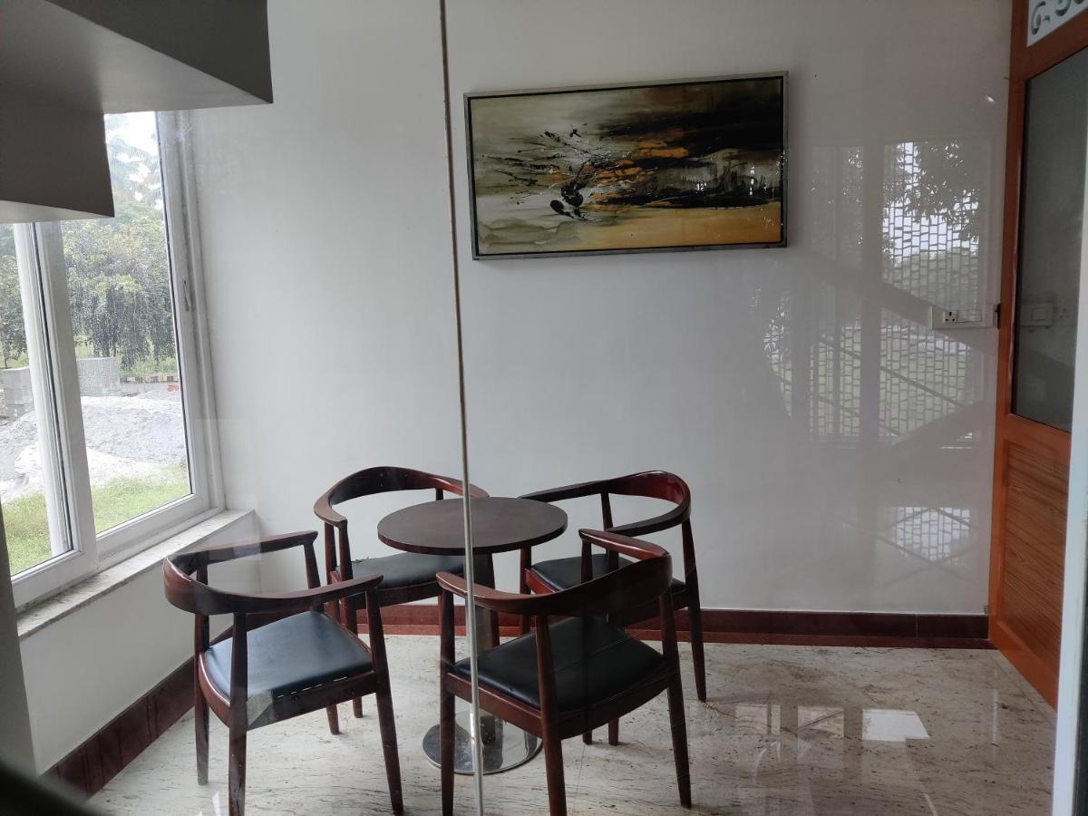 Avi Fortune - Near International Airport *