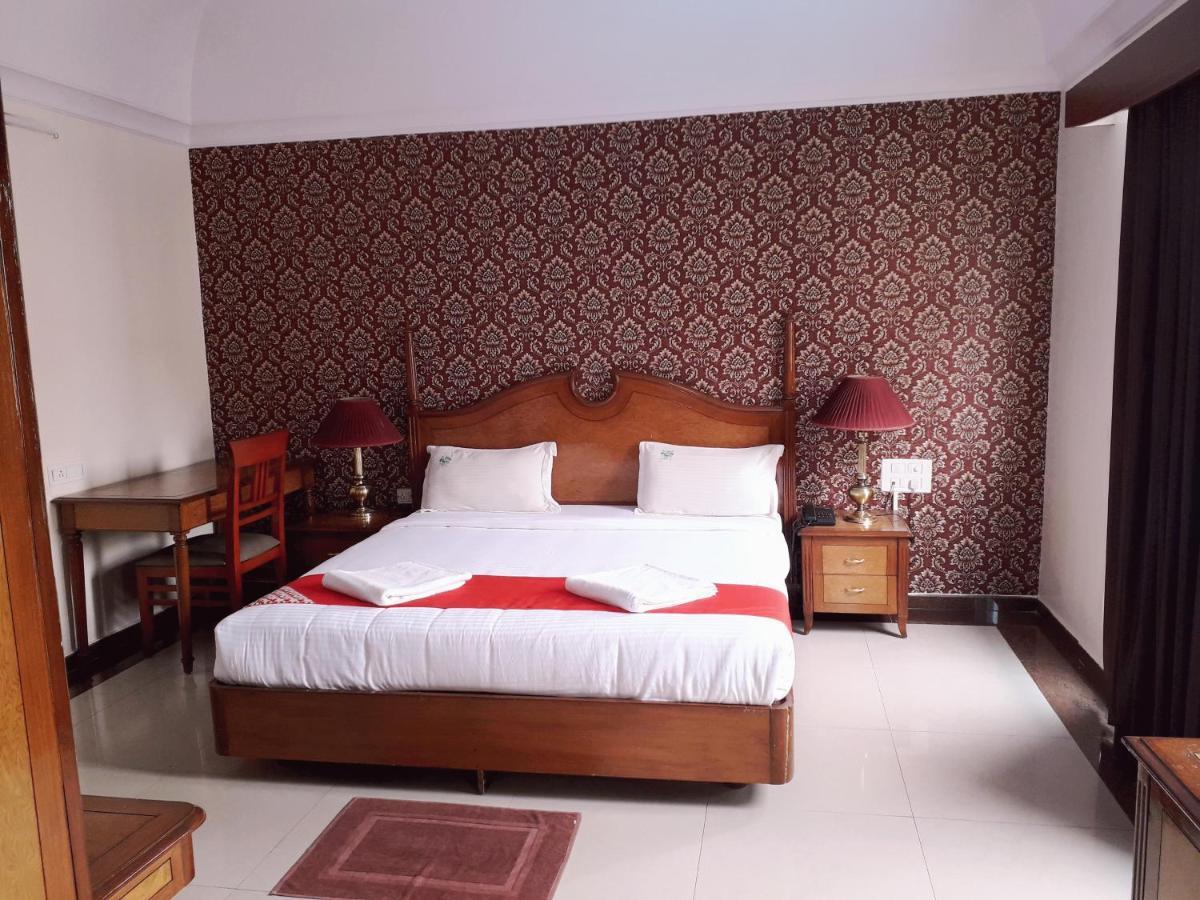 Chetan International Hotel 3*