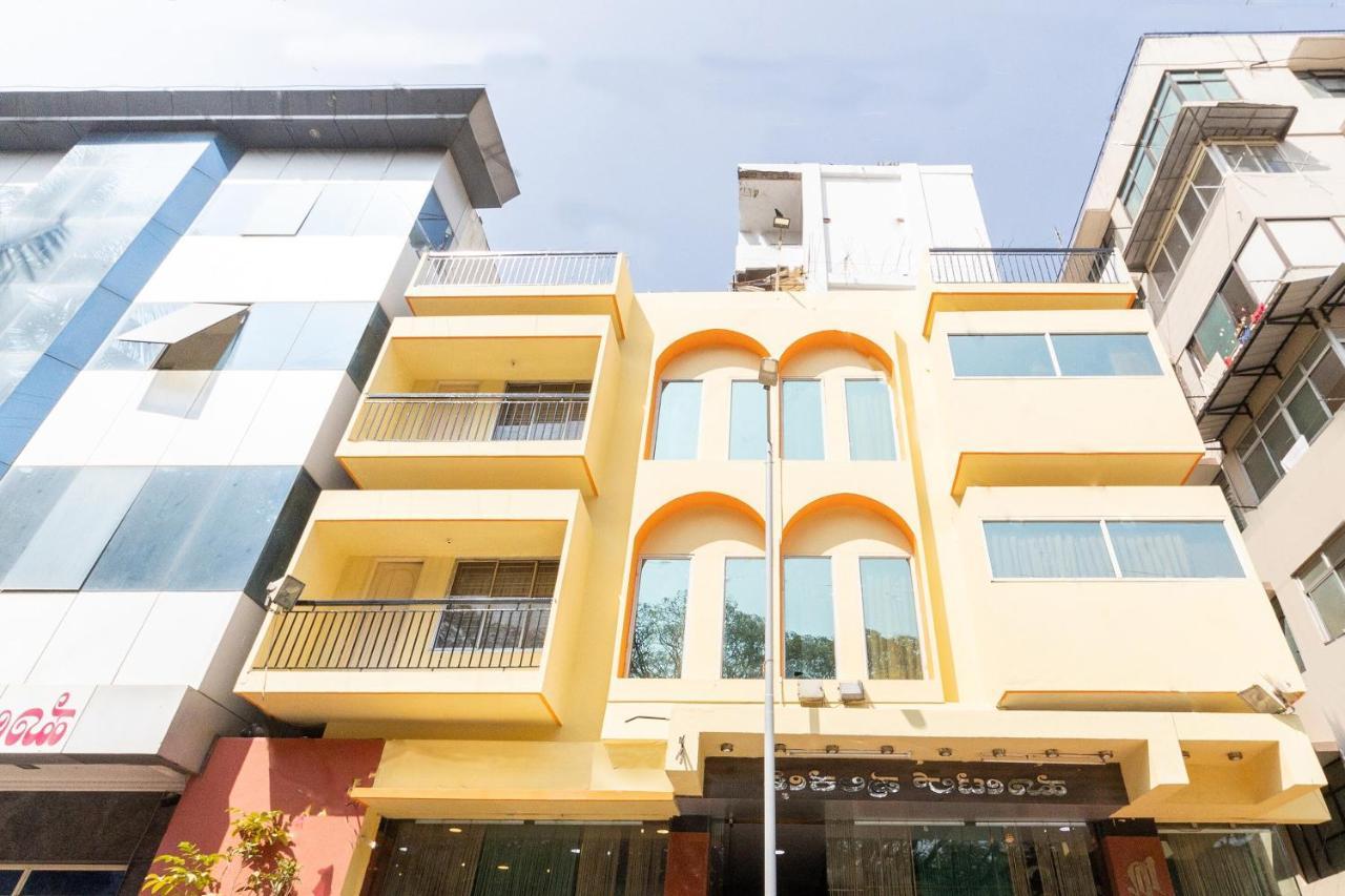 Hotel Oyo 3778 Pulkeshi 3*